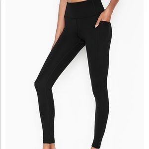 Victoria’s Secret incredible essential legging